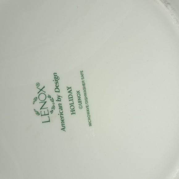 Lenox Holiday.  Home Is Where The Heart Is Bowl  Ivory with green holly and red - Picture 5 of 6